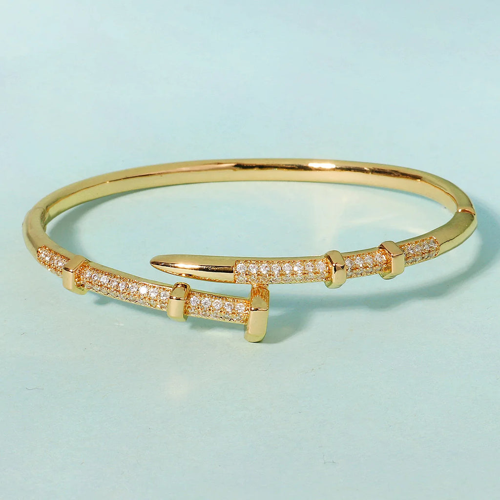 Classic Stainless Steel Woman's Nail Bracelet Europe and the United States Popular Bracelets Sparkling Zircon Bangle As A Gift