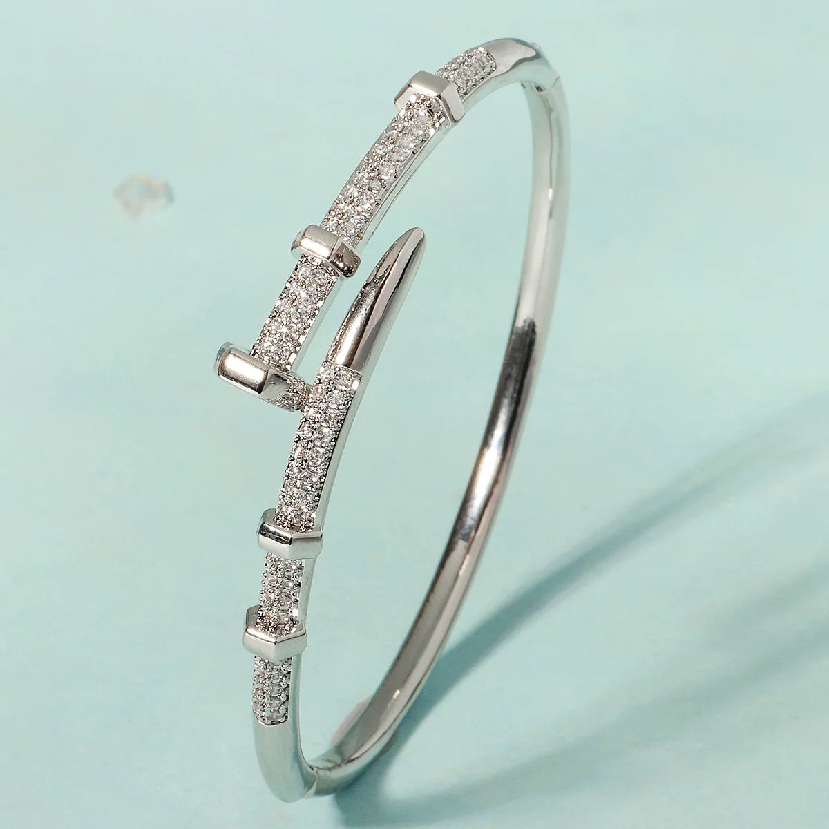 Classic Stainless Steel Woman's Nail Bracelet Europe and the United States Popular Bracelets Sparkling Zircon Bangle As A Gift
