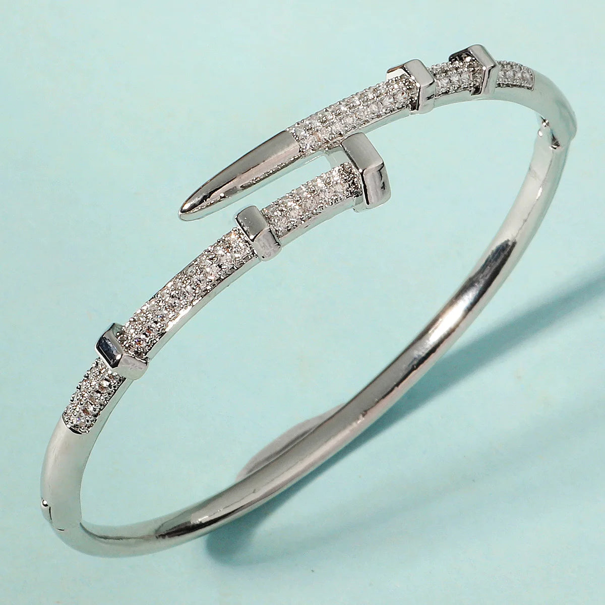 Classic Stainless Steel Woman's Nail Bracelet Europe and the United States Popular Bracelets Sparkling Zircon Bangle As A Gift