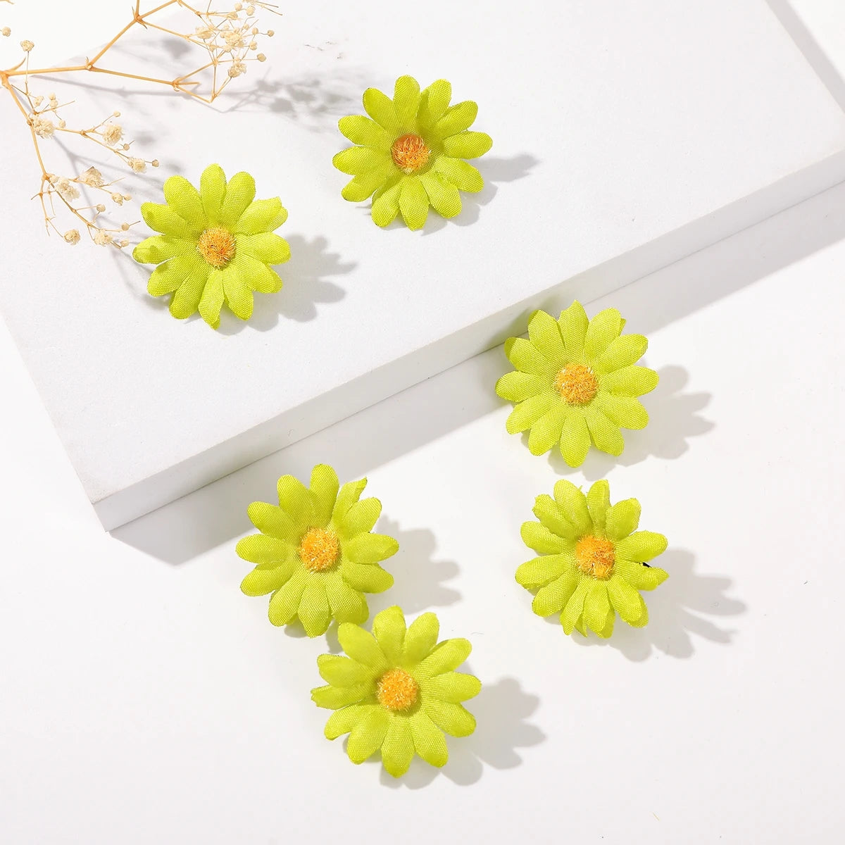 AWAYTR 6Pcs Sunflower Hair Clips Side Bangs Clip Cute Daisy Small Flower Hairpins Duckbill Hairpin Women Hair Accessories