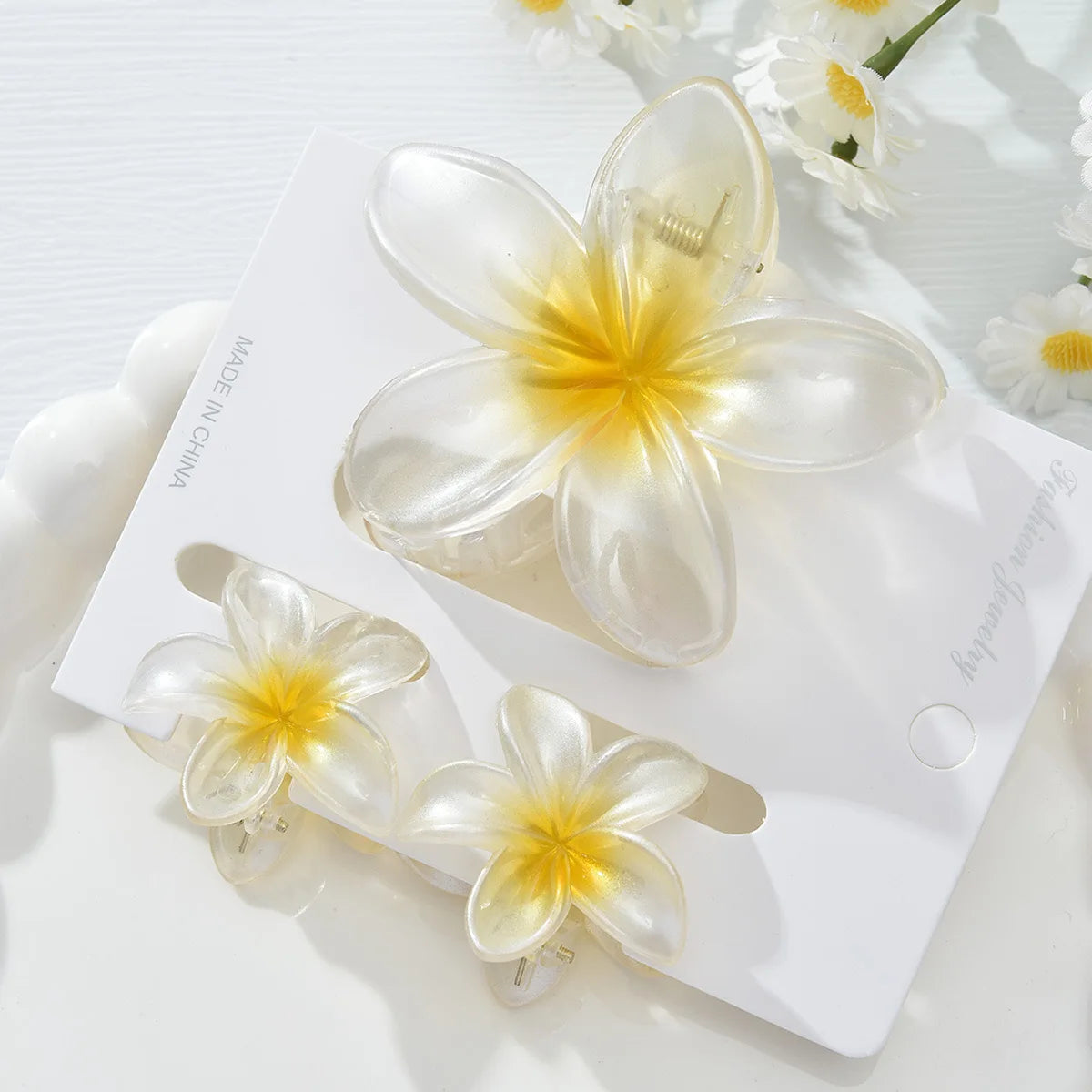 18Pcs Egg Flower Hair Clips Gradient Candy Color Flowers Suitable for Daily Use Backcombed Ponytail Shark Clip Hair Accessories